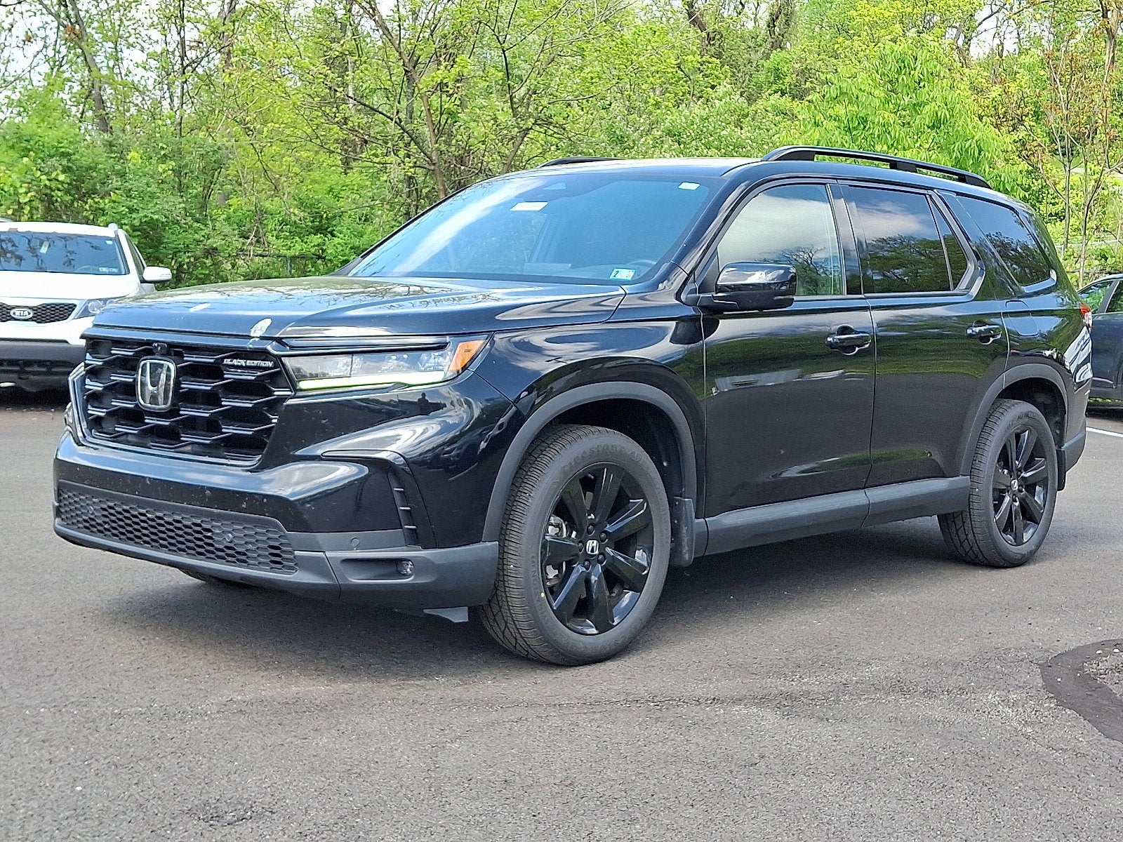 2025 Honda Pilot — rear three-quarter view
